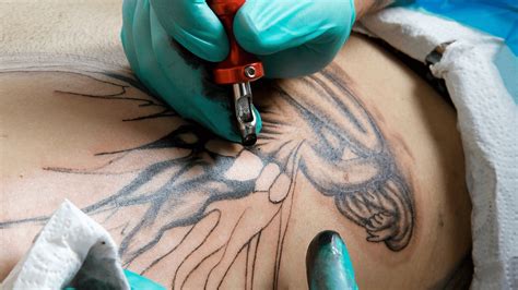 Tatouage confiance en soi: Symboles et idées pour renforcer。